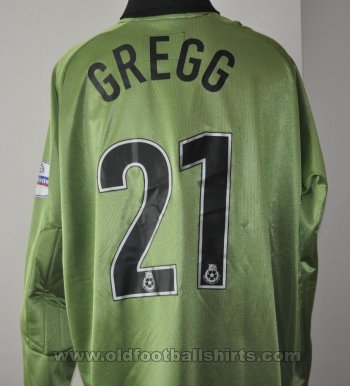 Crystal Palace Goalkeeper football shirt 2001 - 2002
