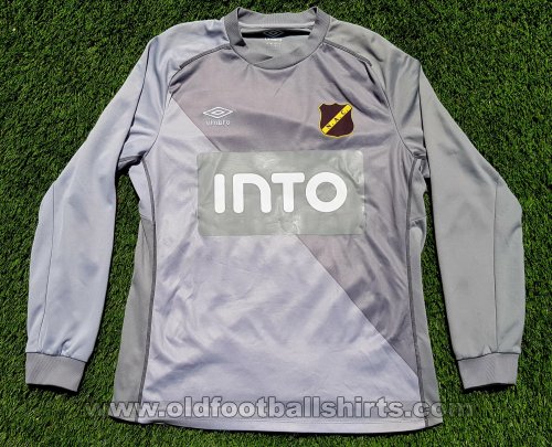 NAC Breda Goalkeeper football shirt 2014 - 2015