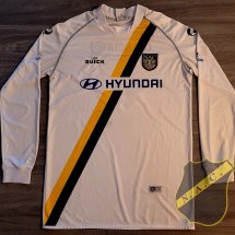 NAC Breda Home football shirt 2003 - 2004 sponsored by Hyundai