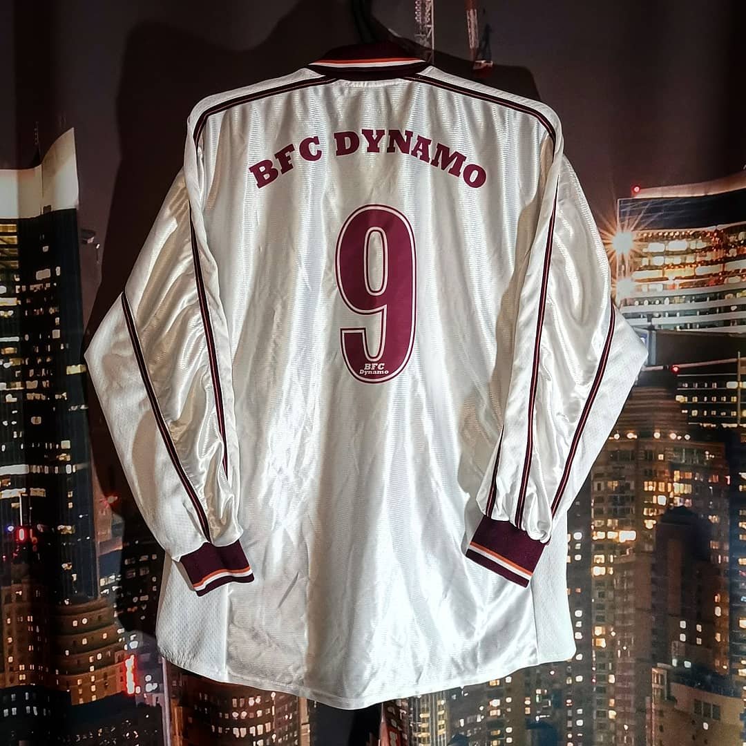 Lot De 4 Fanions De Football – Liverpool & Dynamo Berlin – Vintage