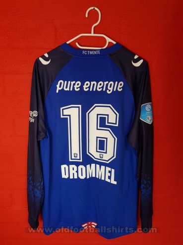 FC Twente Goalkeeper football shirt 2017 - 2018
