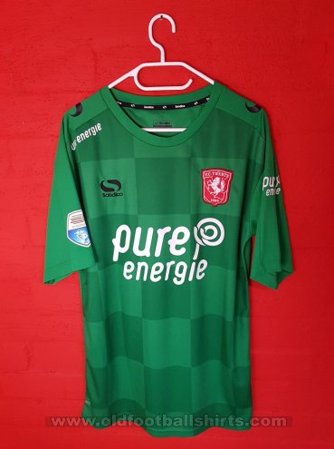 FC Twente Goalkeeper football shirt 2016 - 2017
