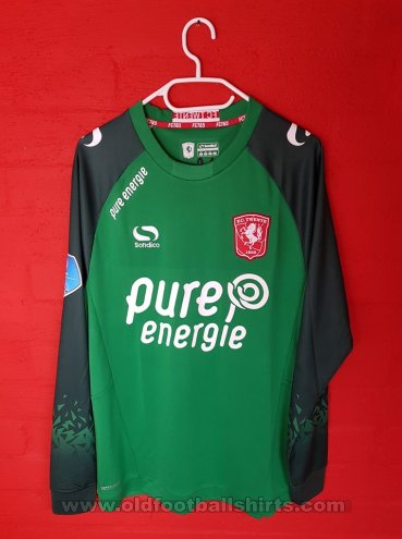 FC Twente Goalkeeper football shirt 2017 - 2018
