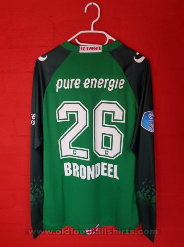 FC Twente Goalkeeper football shirt 2017 - 2018