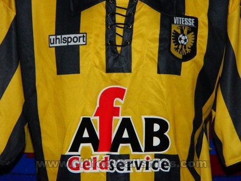 Vitesse Arnhem Home baju bolasepak (unknown year)