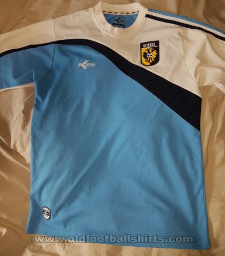Vitesse Arnhem Training/Leisure football shirt 2010 - 2011