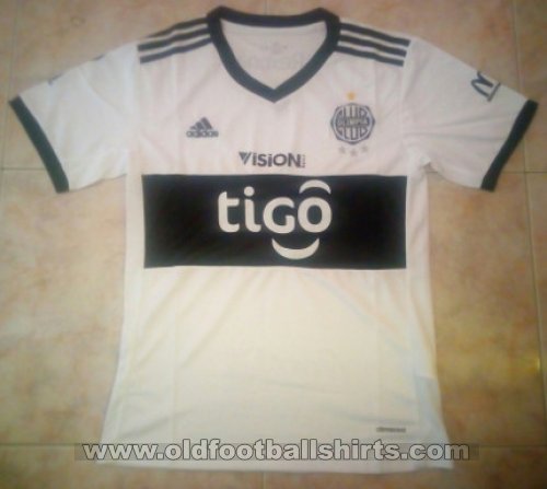 Club Olimpia Home football shirt 2017
