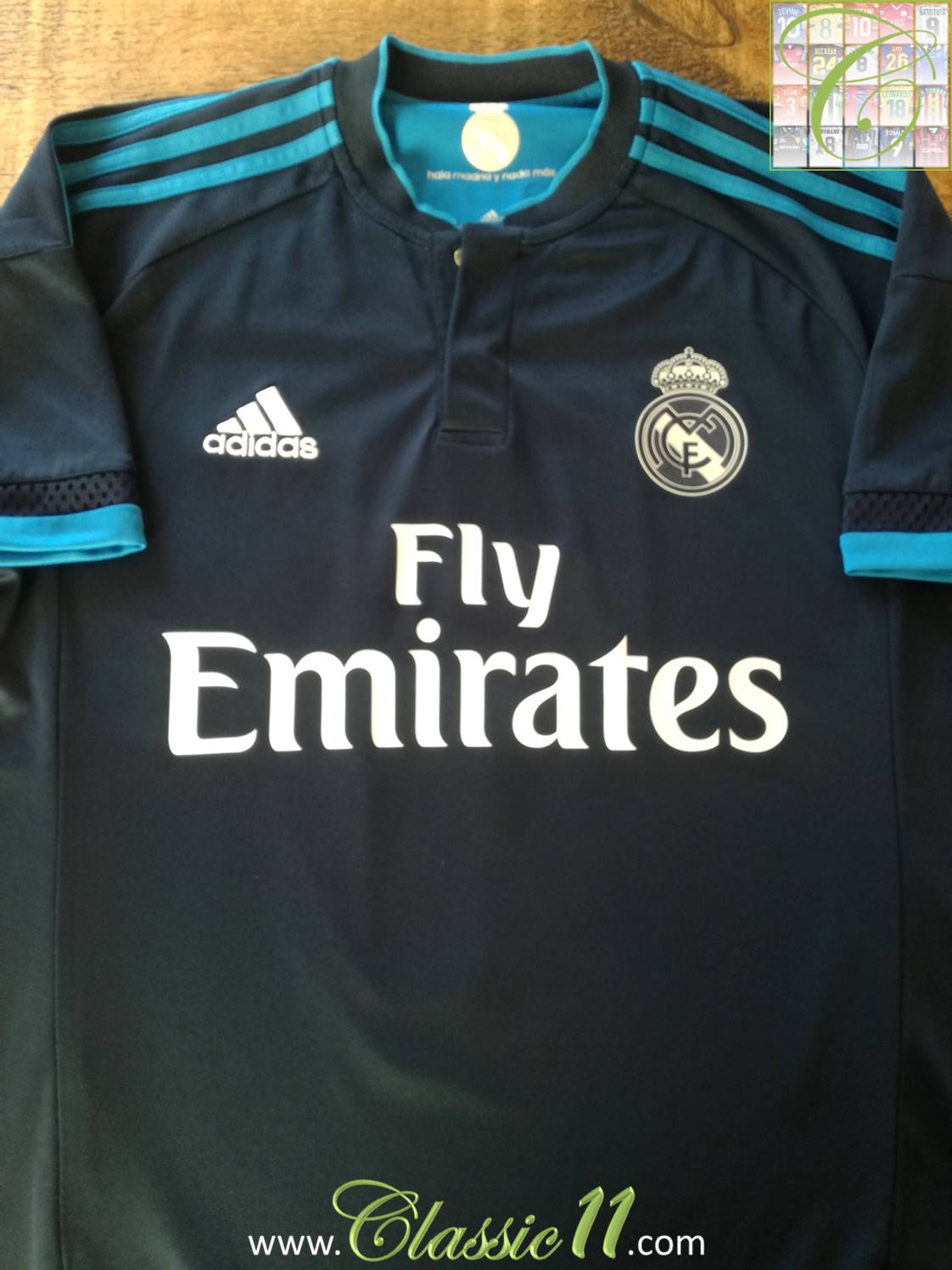 Deportista abrazo Geología Real Madrid Tercera camiseta Camiseta de Fútbol 2015 - 2016. Sponsored by  Emirates