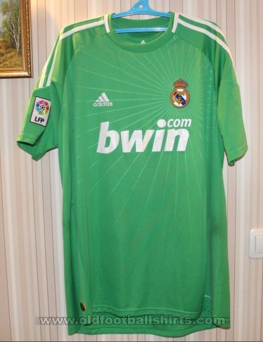 Real Madrid Goalkeeper football shirt 2010 - 2011