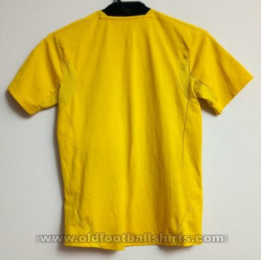 Real Madrid Goalkeeper football shirt 2011 - 2012