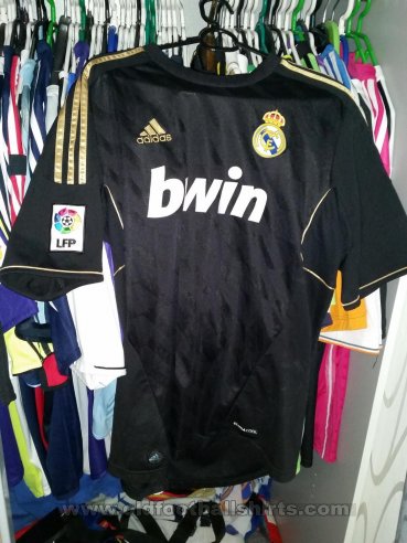 Real Madrid Away football shirt 2010 - 2011