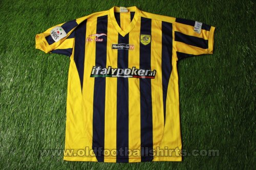 Juve Stabia Home football shirt 2010 - 2011