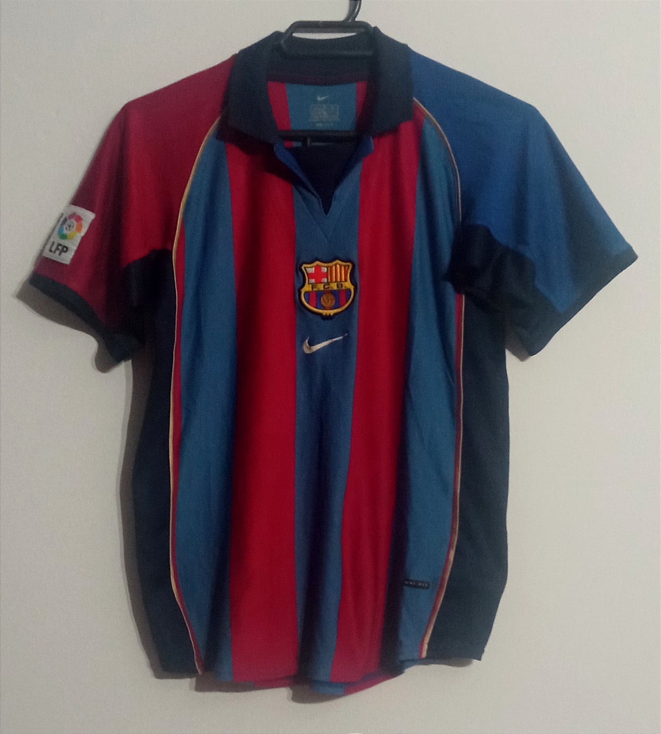 Barcelona Home maglia di calcio 2001 - 2002.