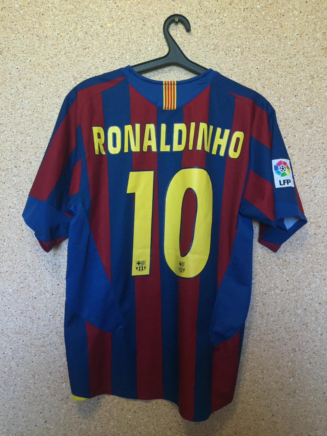 Ronaldinho Barcelona Jersey Men Medium Camiseta Maillot