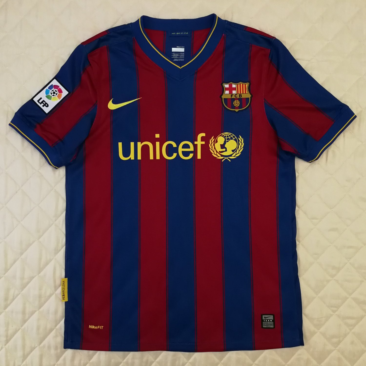 Barcelona Home maglia di calcio 2009 - 2010. Sponsored by Unicef