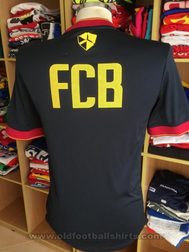 Barcelona Training/Leisure football shirt 2011 - 2012