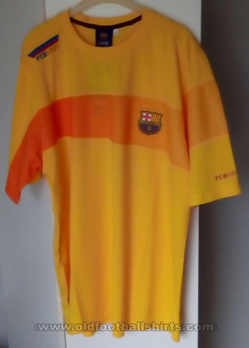 Barcelona Training/Leisure football shirt (unknown year)