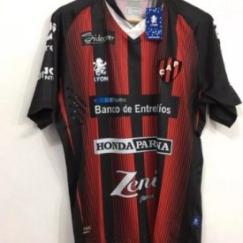 Patronato Home Fußball-Trikots 2017 sponsored by Honda