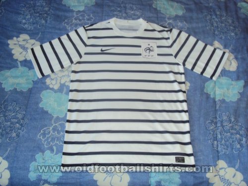 France Away football shirt 2011 - 2012