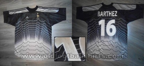 France Goalkeeper football shirt 2000 - 2001