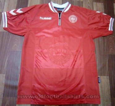 Denmark Home football shirt 2000 - 2002