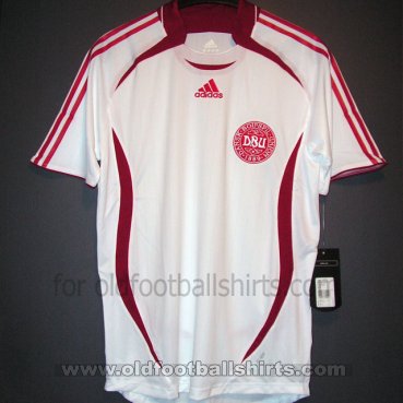 Denmark Away baju bolasepak 2006 - 2008