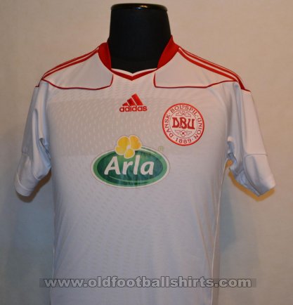 Denmark Away football shirt (unknown year)