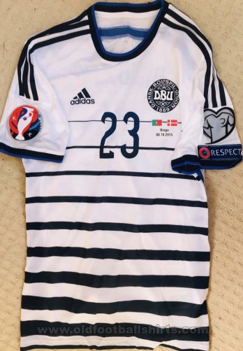 Denmark Away baju bolasepak 2014 - 2015