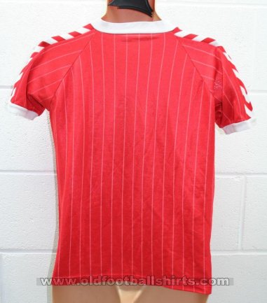 Denmark Home חולצת כדורגל 1983 - 1984