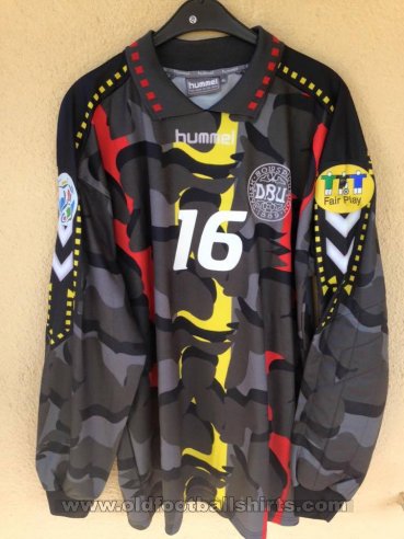 Denmark Goalkeeper football shirt 1996 - 1997