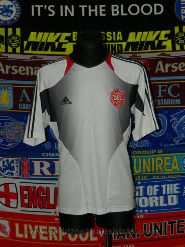 Denmark Away football shirt 2005 - 2006