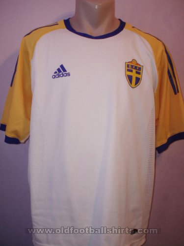 Sweden Away football shirt 2001 - 2002