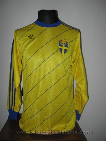 Sweden Home baju bolasepak 1987