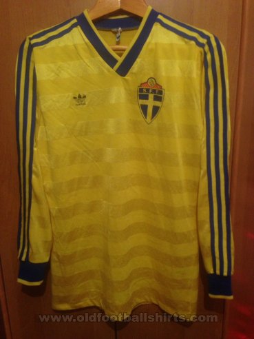 Sweden Home football shirt 1977 - 1980