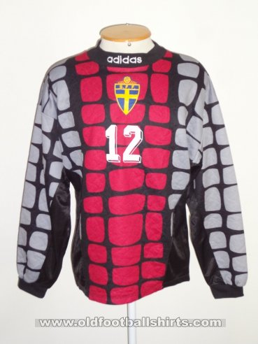 Sweden Goalkeeper football shirt 1995