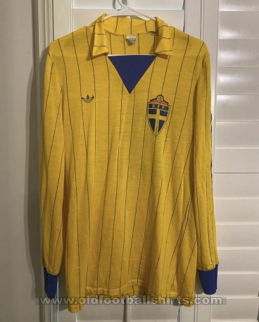 Sweden Home football shirt 1980 - 1984