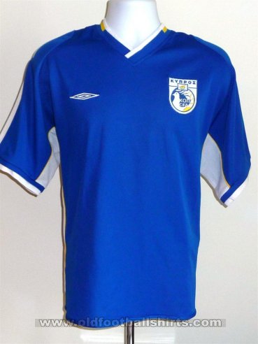 Cyprus Home camisa de futebol 2002 - 2004