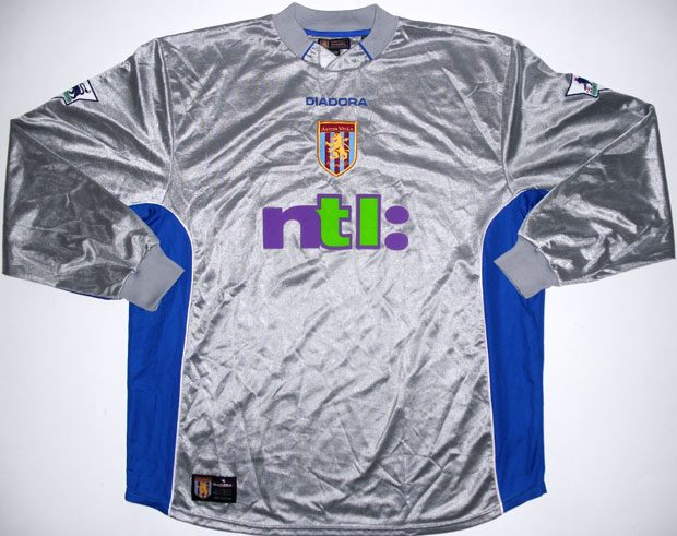 Top à Capuche Aston Villa 2002/2003 – Diadora – Taille XXL – État Correct