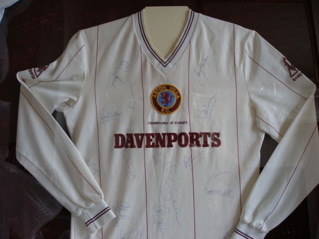 Maillot Aston Villa Domicile 1982/83 – Réédition Score Draw, Taille M, état Correct