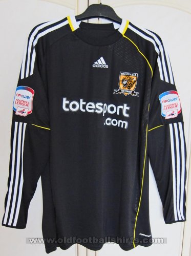 Hull City Goalkeeper football shirt 2010 - 2011