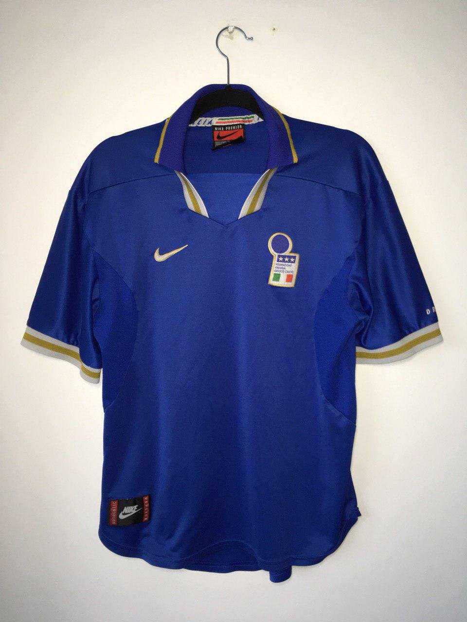 Italy Home football shirt 1996 - 1997.