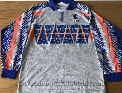 Italy Goalkeeper football shirt 1993 - 1995