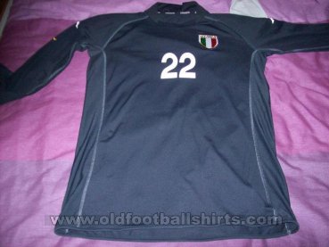 Italy Goalkeeper football shirt 2002