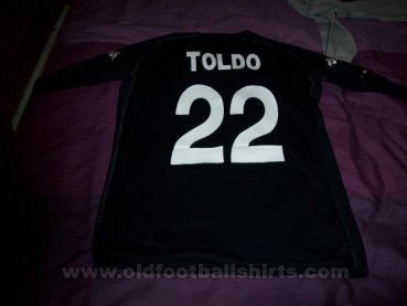 Italy Goalkeeper football shirt 2002