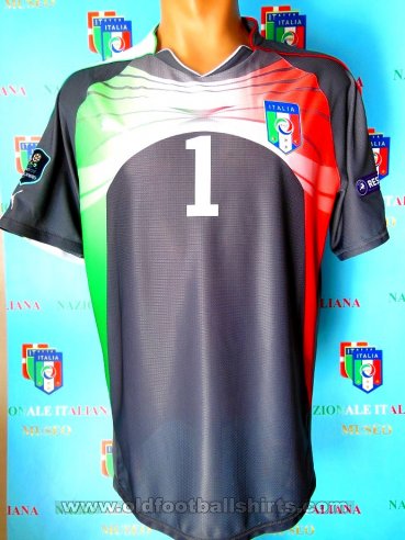 Italy Goalkeeper football shirt 2011