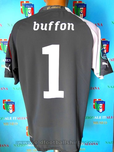 Italy Goalkeeper football shirt 2011