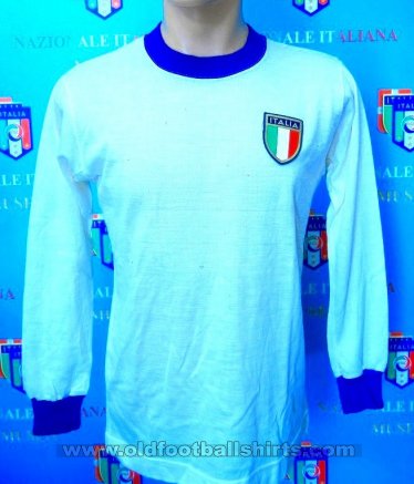 Italy Away football shirt 1978