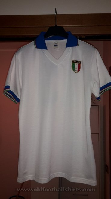 Italy Away football shirt 1983 - 1984