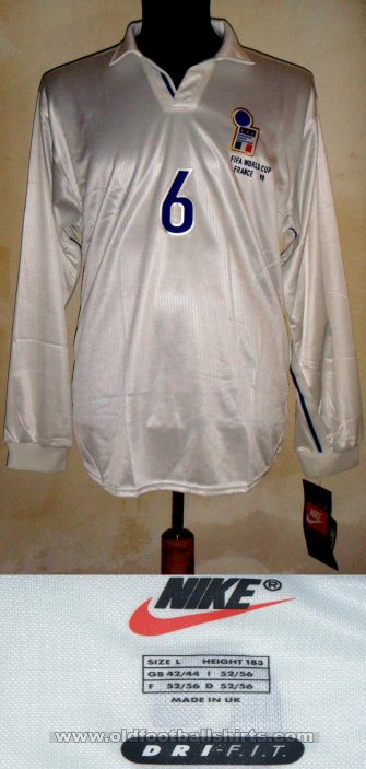 Italy Away football shirt 1998