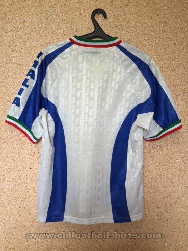 Italy Training/Leisure football shirt 1996 - 1997
